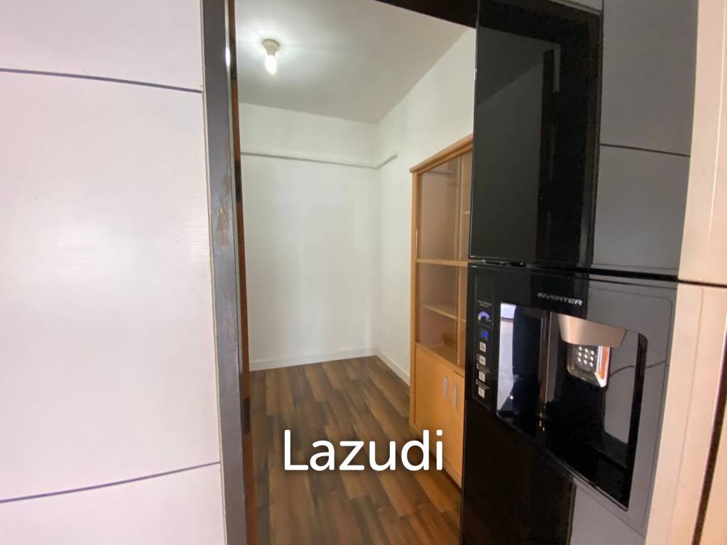 รูป 167.0 ตร.ม. 3 ห้องนอน 3 ห้องน้ำ คอนโดสำหรับ ขายใน คลองตันเหนือ - รูปที่ 10/10