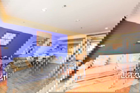 SPRINGFIELD BEACH CONDO : 2 bed beachfront condo with great views