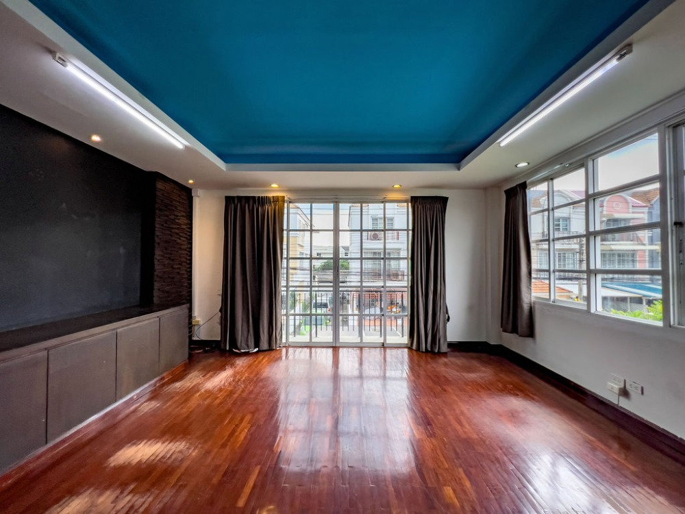 รูป HR3325ให้เช่าHome Office สภาพสวย พร้อมใช้งาน หมู่บ้านชาลิสา ลาดพร้าววังหิน 34 พื้นที่ใช้สอยจุใจ 200 ตร.ม. 6 ห้องนอน/ห้องทำงาน - รูปที่ 16/26
