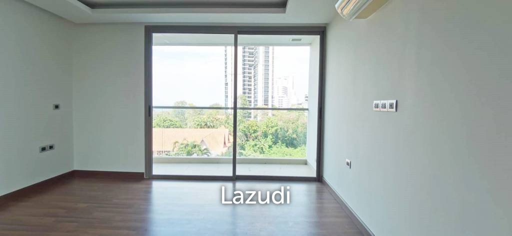 picture Studio 1 Bathroom 31.76 SQ.M. The Peak Tower - 1/10