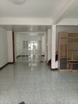 Town House For Rent ถนนแฮปปี้แลนด์สาย1