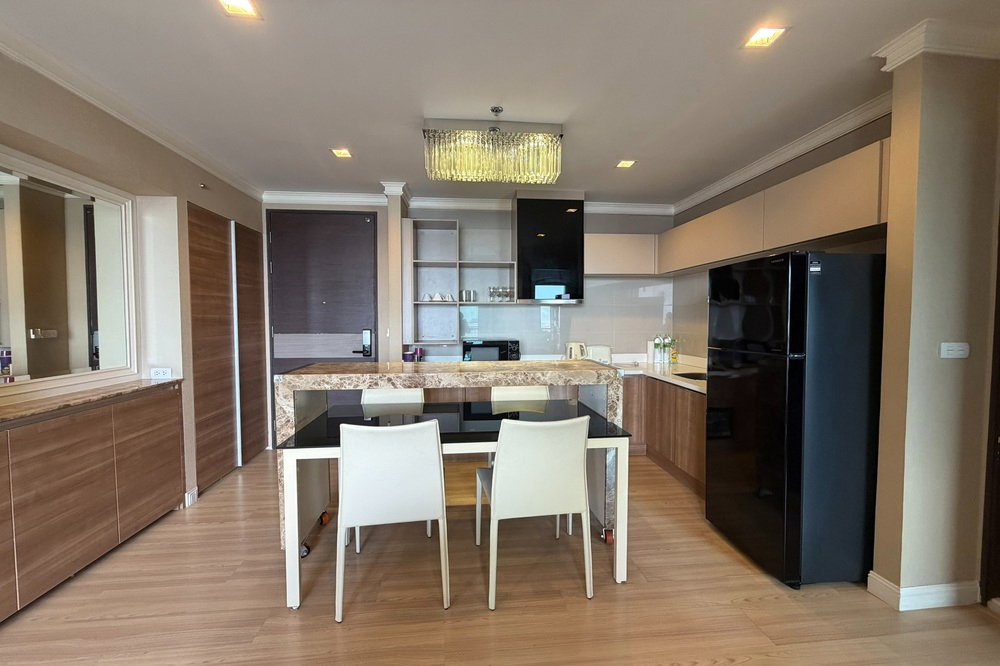 รูป ขาย- เช่า ! Rhythm Sathorn, ทำเลสาทรใกล้ BTS ! 2 นอน, 2 น้ำ, วิวแม่น้ำ, ชั้นสูง26+, ห้องทิศเหนือ!! Code C20260300025 แต่งครบ, ราคาพิเศษ!! - รูปที่ 4/18