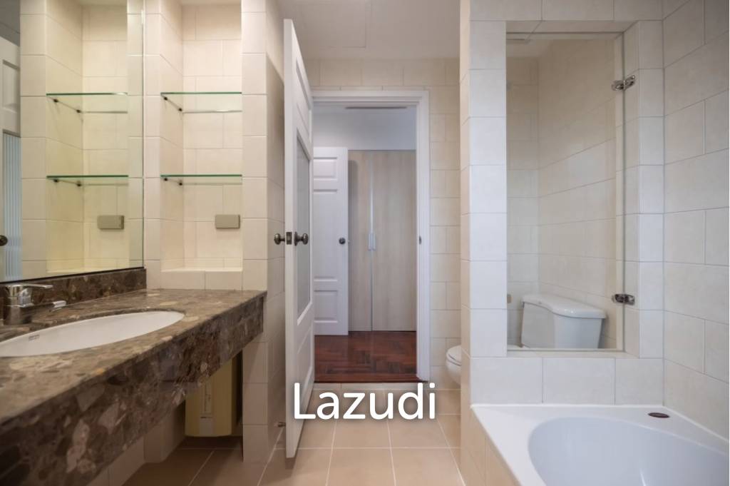 รูป 250.0 ตร.ม. 4 ห้องนอน 4 ห้องน้ำ คอนโดสำหรับ เช่าใน คลองตัน - รูปที่ 16/22