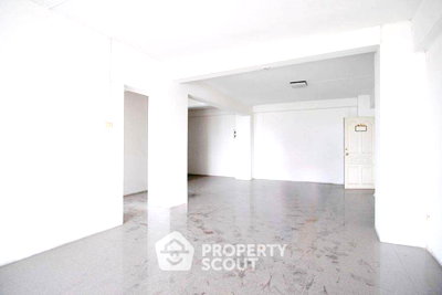 ขายคอนโด : คอนโด 3-ห้องนอน ที่ ปิ่นเกล้าเอ็กซ์คลูซีฟคอนโดมิเนียม ใกล้ MRT บางยี่ขัน (ID 2564959)