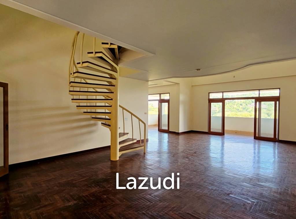 Foreign Freehold 4-Bedroom Penthouse for Sale at Blue Canyon Country Club - image 2