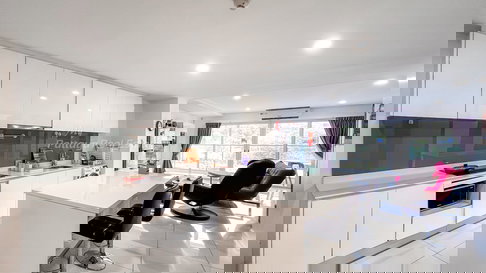 🛏️ 2 ห้องนอน - 🛁 3 ห้องน้ำ - 🏙️ City View - 🌏 ชื่อชาวต่างชาติ - 🏢 The Place Pratumnak Pattaya - รหัส: PLC29