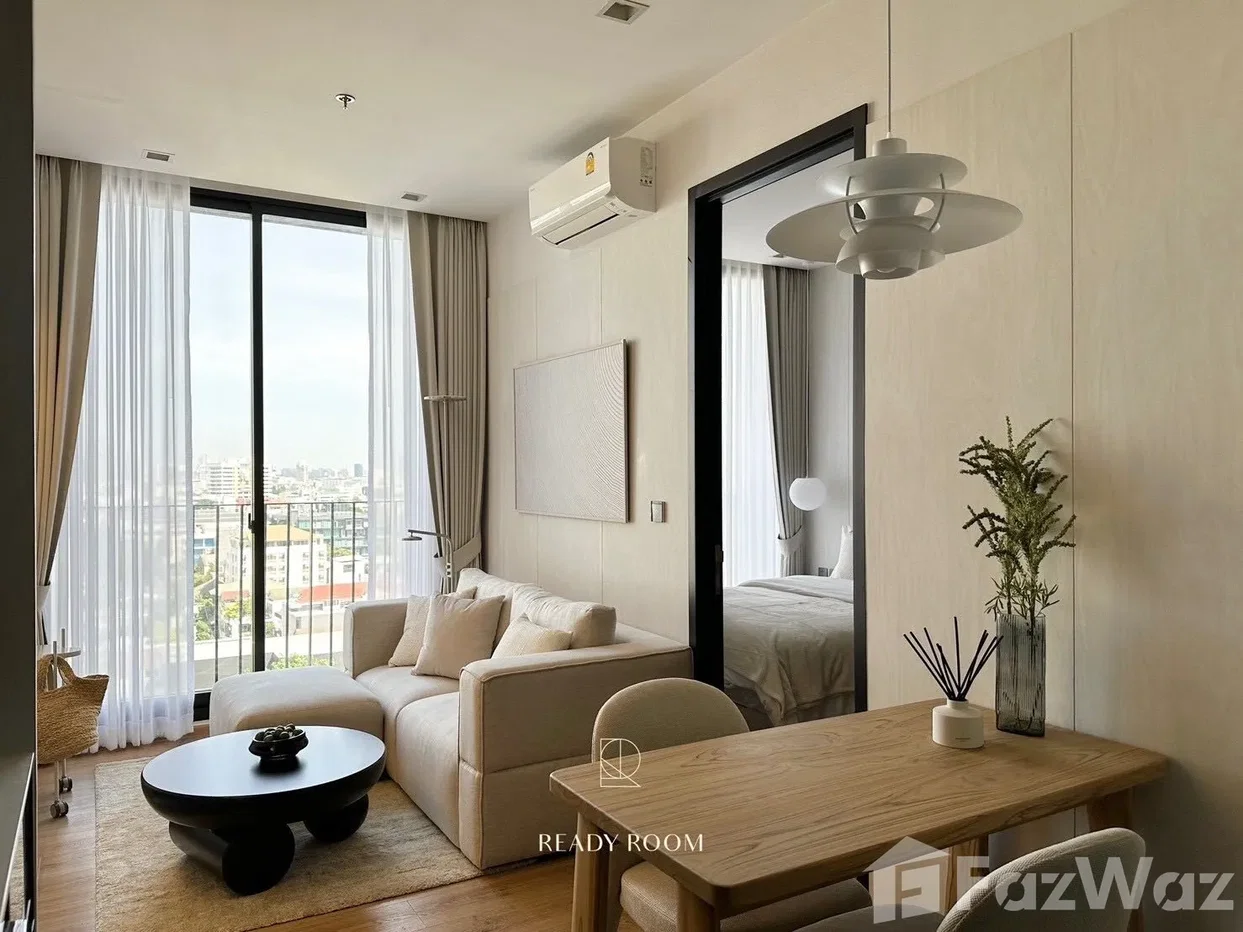 picture Noble Around Ari 6112201 - 4/10