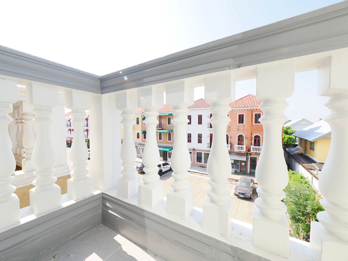 รูป Clearance Sale อาคารพาณิชย์ 3 ชั้น ม.เวนิสดิไอริส ขนาด 31.5 ตร.ว. 3นอน 3น้ำ ทำเลดีหลังมุม ตกแต่งใหม่ทั้งหลัง ต่อเติมเต็มพื้นที่ [วัชรพล – สุขาภิบาล5] - รูปที่ 35/41