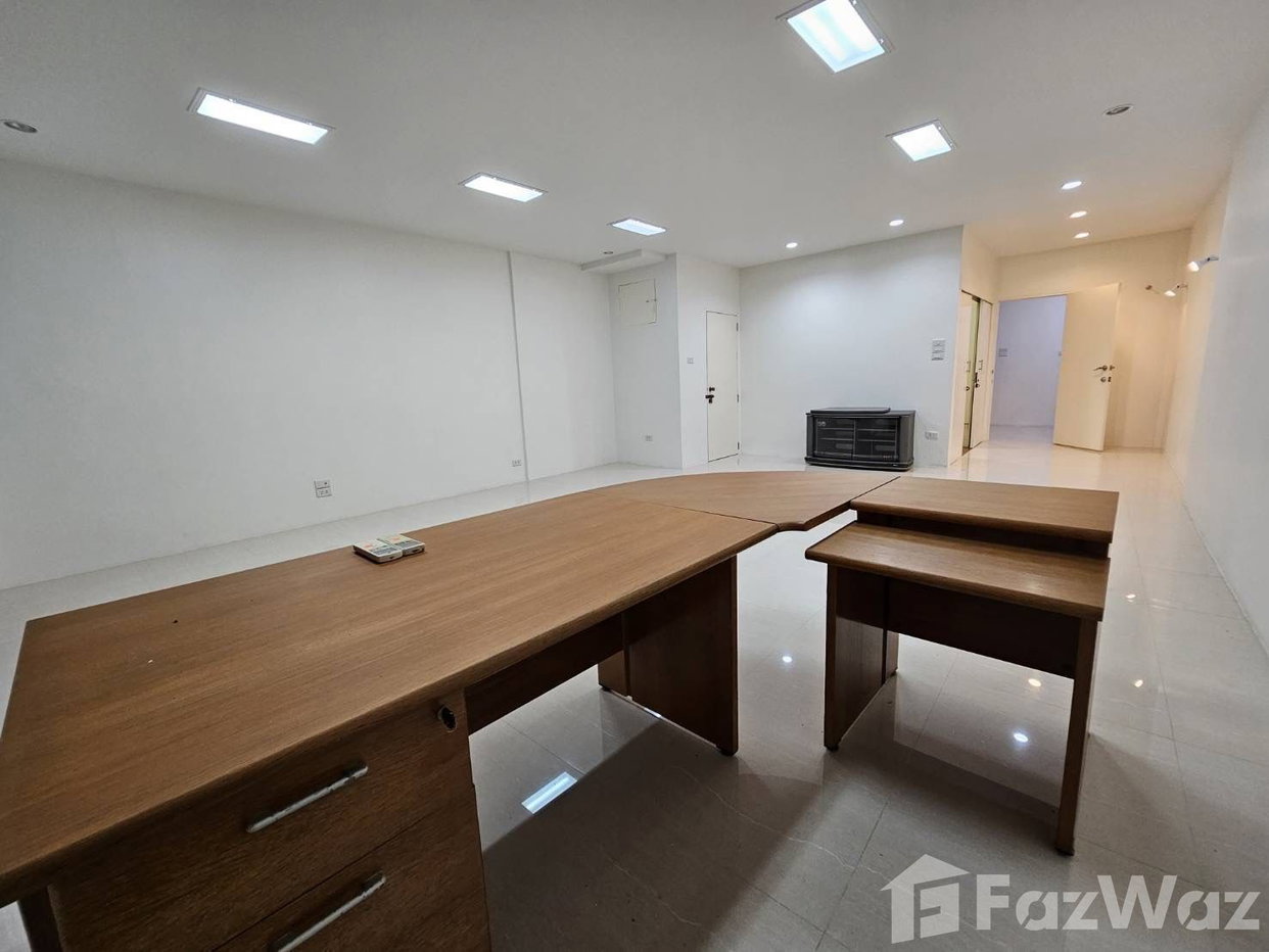 รูป บ้านเดี่ยวให้เช่า 4 ห้องนอน ใน คลองตันเหนือ, กรุงเทพมหานคร 1730874 - รูปที่ 29/30