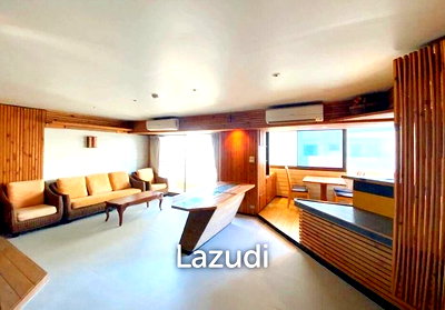 Condos for rent Soi On Nut (Sukhumvit 77) : 3 Bed 4 Bath 216 SQ.M Baan Onnut Condominium