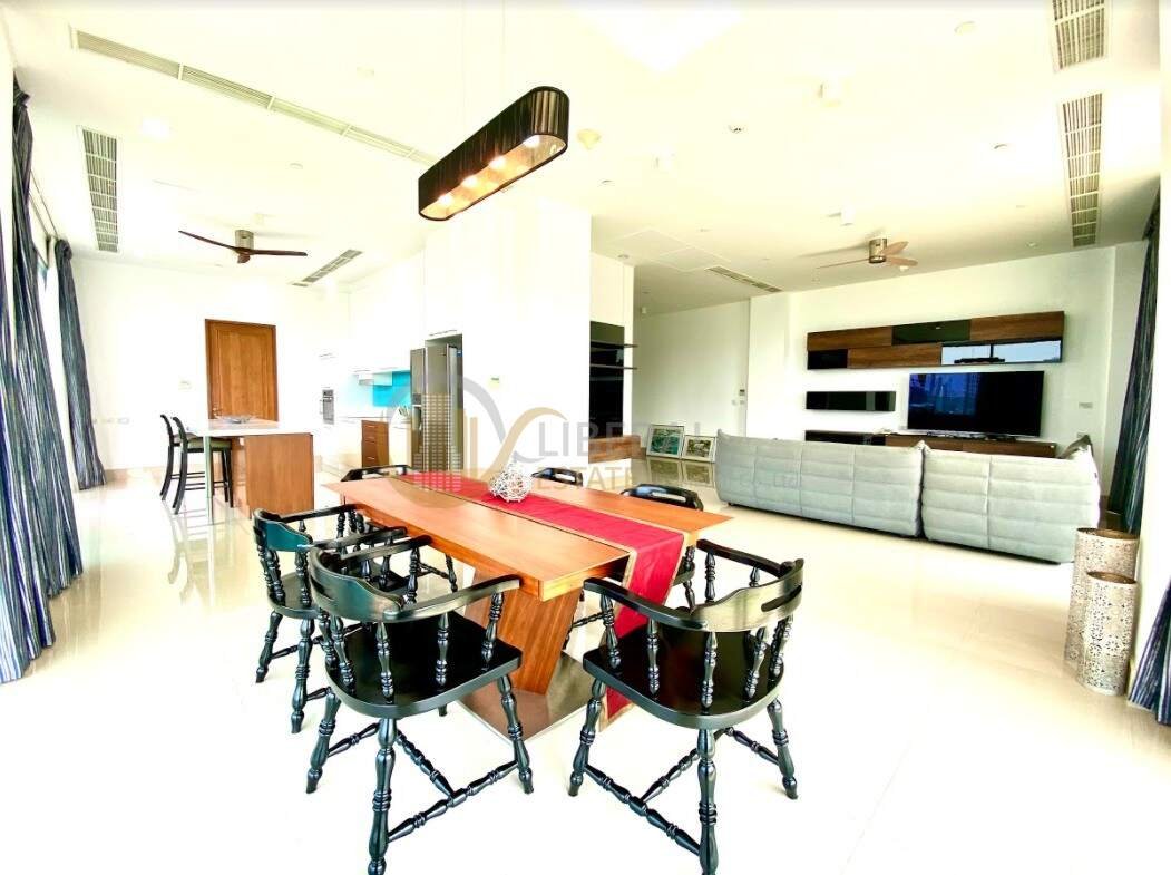 รูป LTH3252 – Luxury Duplex with Private Pool Le Raffine Sukhumvit 39 FOR RENT 3 beds size 393.8 Sq.M. BTS Phrom Phong Station ONLY 200k /Month - รูปที่ 2/6