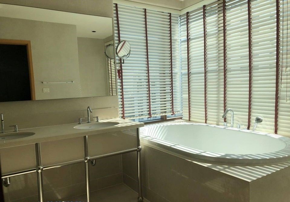 รูป LTH2696- The Emporio Place FOR RENT 3 beds 4 baths size 165 Sq.M. Near BTS Phrom Phong station ONLY 120k/Month - รูปที่ 8/8