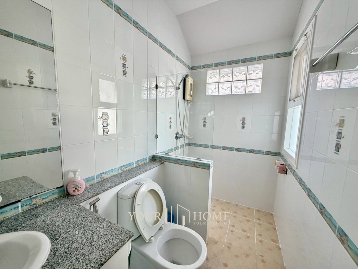 รูป ✨ ปล่อยเช่าบ้านติดทะเลบางแสน! Casaluna 3 นอน 4 น้ำ – ความเป็นส่วนตัวระดับ 5 ดาว - รูปที่ 9/22