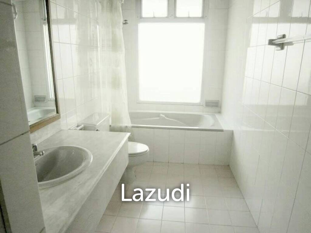 picture 2 Bed 2 Bath190 SQ.M at Newton Tower - 8/9