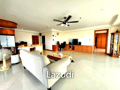 Condos for sale : 1 Bed 2 Bath 143 SQ.M View Talay 5 Condominium