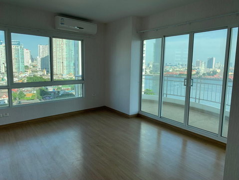 LTH3793 – Supalai River Resort FOR SALE 3 beds 4 baths size 185 Sq.M. Nearby BTS Wong Wian Yai station ONLY 19.1 MB