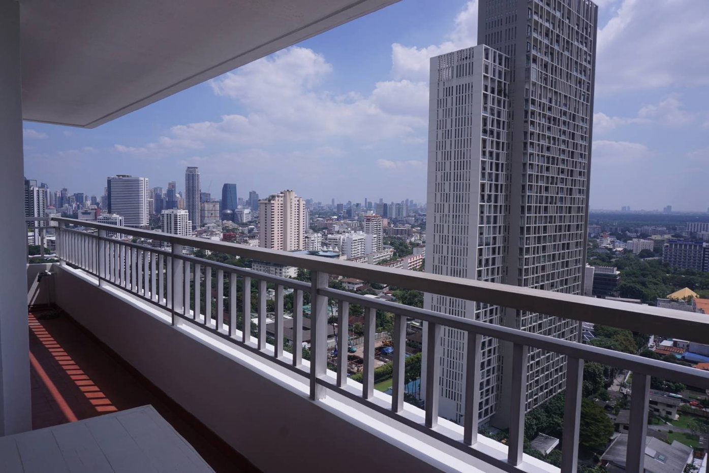 รูป LTH4867 – Sathorn Park Place FOR RENT 2+1 beds 2 baths size 236 Sq.M. Nearby MRT Lumphini station ONLY 90k/Month - รูปที่ 4/4