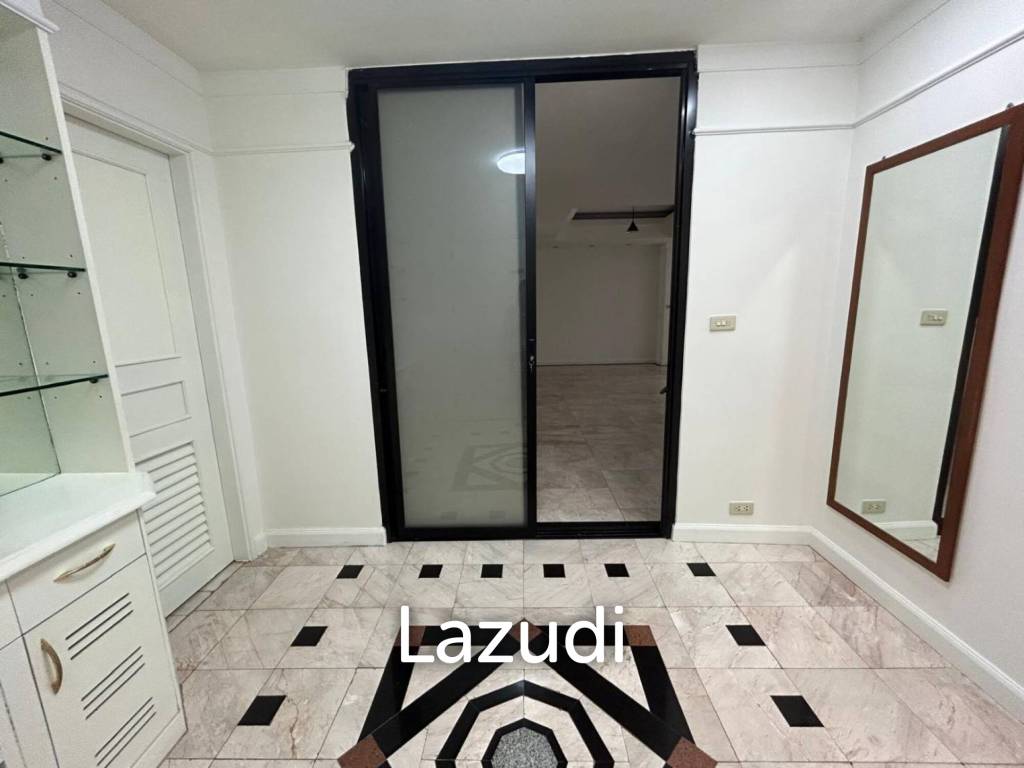 รูป 260.0 ตร.ม. 3 ห้องนอน 3 ห้องน้ำ คอนโดสำหรับ ขายใน คลองตัน - รูปที่ 19/22