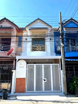 ทาวน์โฮม แม็คโคร บางบัวทอง : 🏡 ขายทาวน์เฮ้าส์รีโนเวทใหม่ สไตล์มินิมอล  หมู่บ้านร่มโพธิ์ บางบัวทอง ทำเลดี ติดถนนใหญ่ เดินทางสะดวก