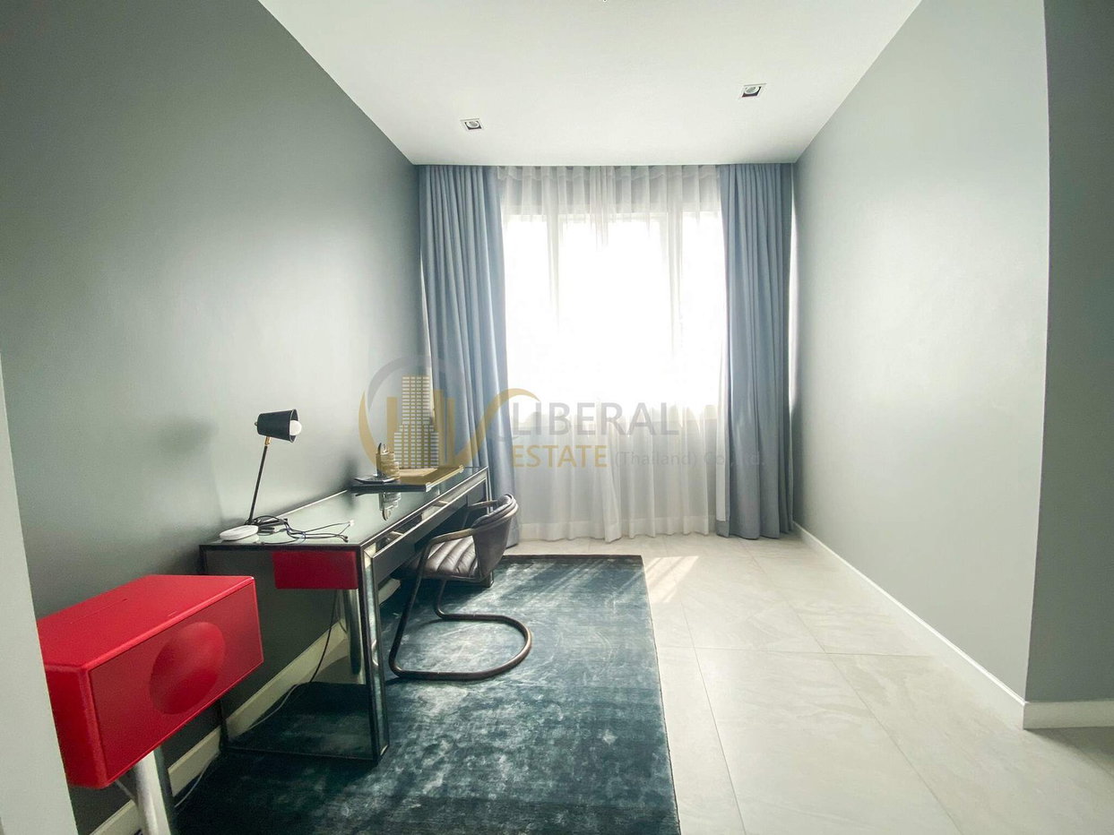 รูป LTH3266 – Millennium Residence FOR SALE 2 beds 2 baths Size 127 Sq.M. nearby BTS Asoke Station ONLY 22.3 MB - รูปที่ 3/7