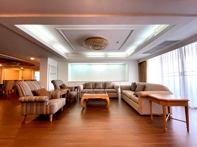 Condos for rent Soi Sukhumvit 71 : LTH5136 – Oriental Towers FOR RENT 4 beds 4 baths size 456.62 Sq.M. Nearby BTS Ekkamai station ONLY 120k/Month