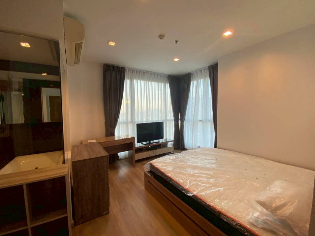 รูป ด่วนเช่าราคาถูก 2ห้องนอน เฟอร์ใหม่เอื่อม พร้อมอยู่ คอนโด ริทึ่มพหลอารีย์ ใกล้ BTS สะพานควาย - รูปที่ 4/9