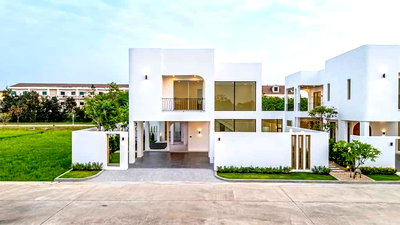 บ้านเดี่ยว หางดง เชียงใหม่ : Luxury Pool Villa วิวภูเขา โอบล้อมทุ่งนา  ทำเลหายาก ใกล้ Lanna International School เพียง 600 เมตร 