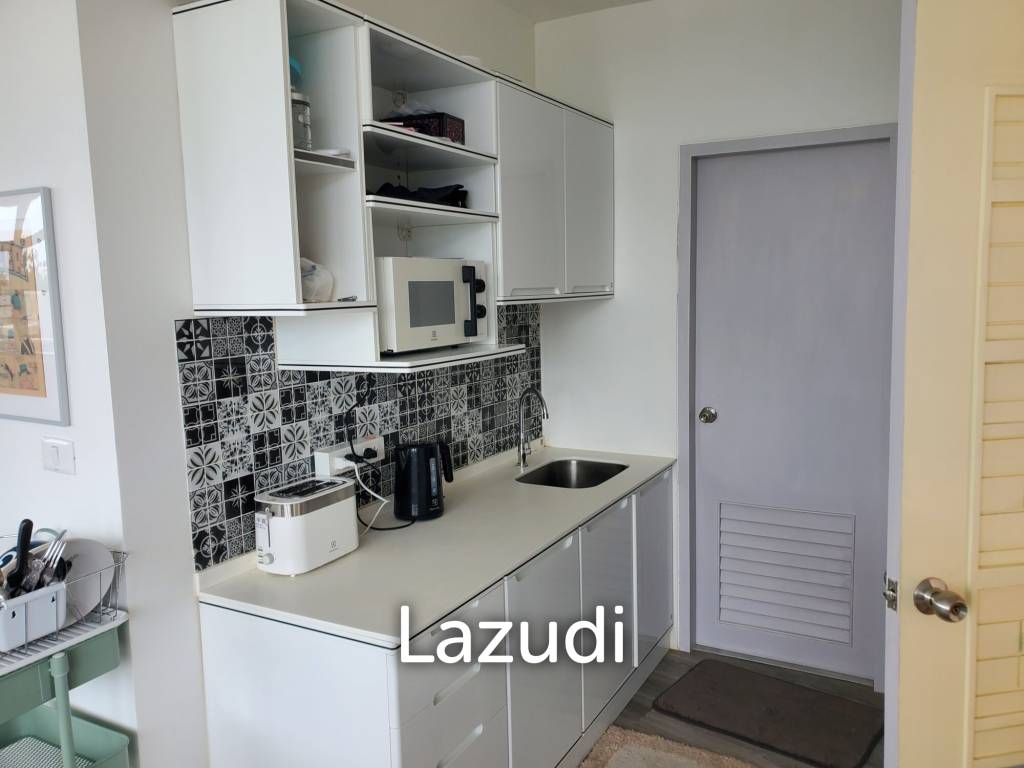 picture Large 1 bed condo - Direct Beach access and Mountain View - 8/16
