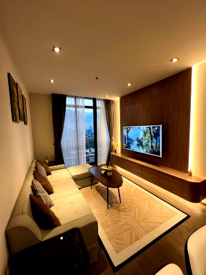 Condos for rent : Condo for Rent near BTS Skytrain Phrom Phong | Park Origin Phromphong  High-floor 2-Bedroom unit, ready to move in and close to the EM District.