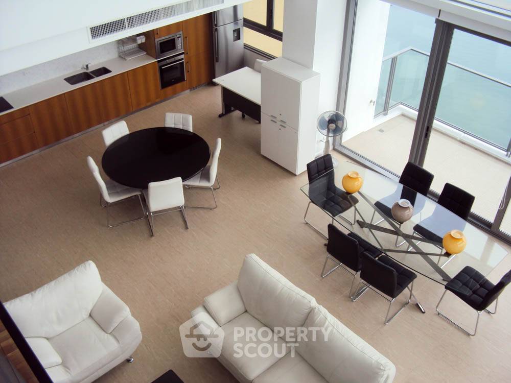 picture 3-BR Condo at Duplex close to Phratamnak (ID 995605) - 19/34