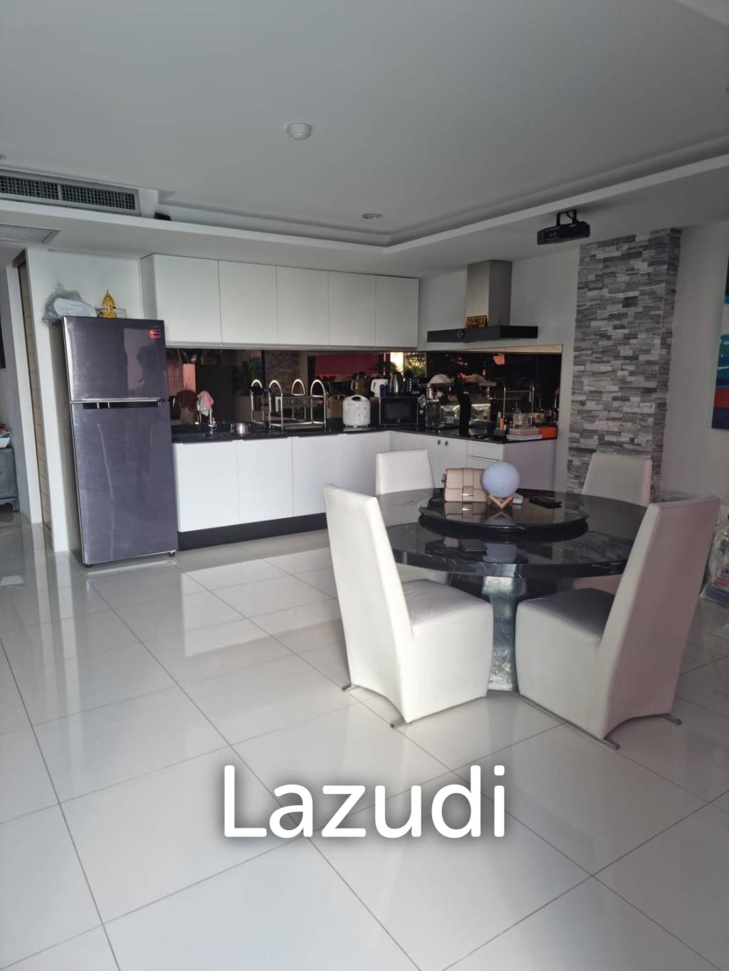 Experience this Luxurious Sea View Condo at The View Phuket, Karon - image 5
