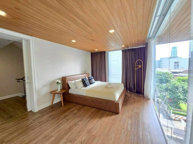 รูป HR3321 Rare Item Super Luxury House with Private Lift 749 Residence สุขุมวิท 49/1 ใกล้ BTS พร้อมพงษ์ & ทองหล่อ - รูปที่ 3/9
