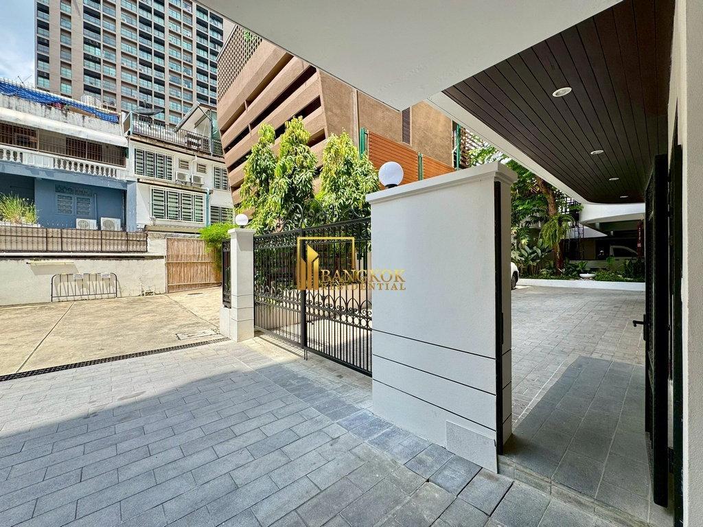 รูป Elegant 3+1 Bedroom Luxury Apartment in Phrom Phong Area - BR21391AP - รูปที่ 37/45