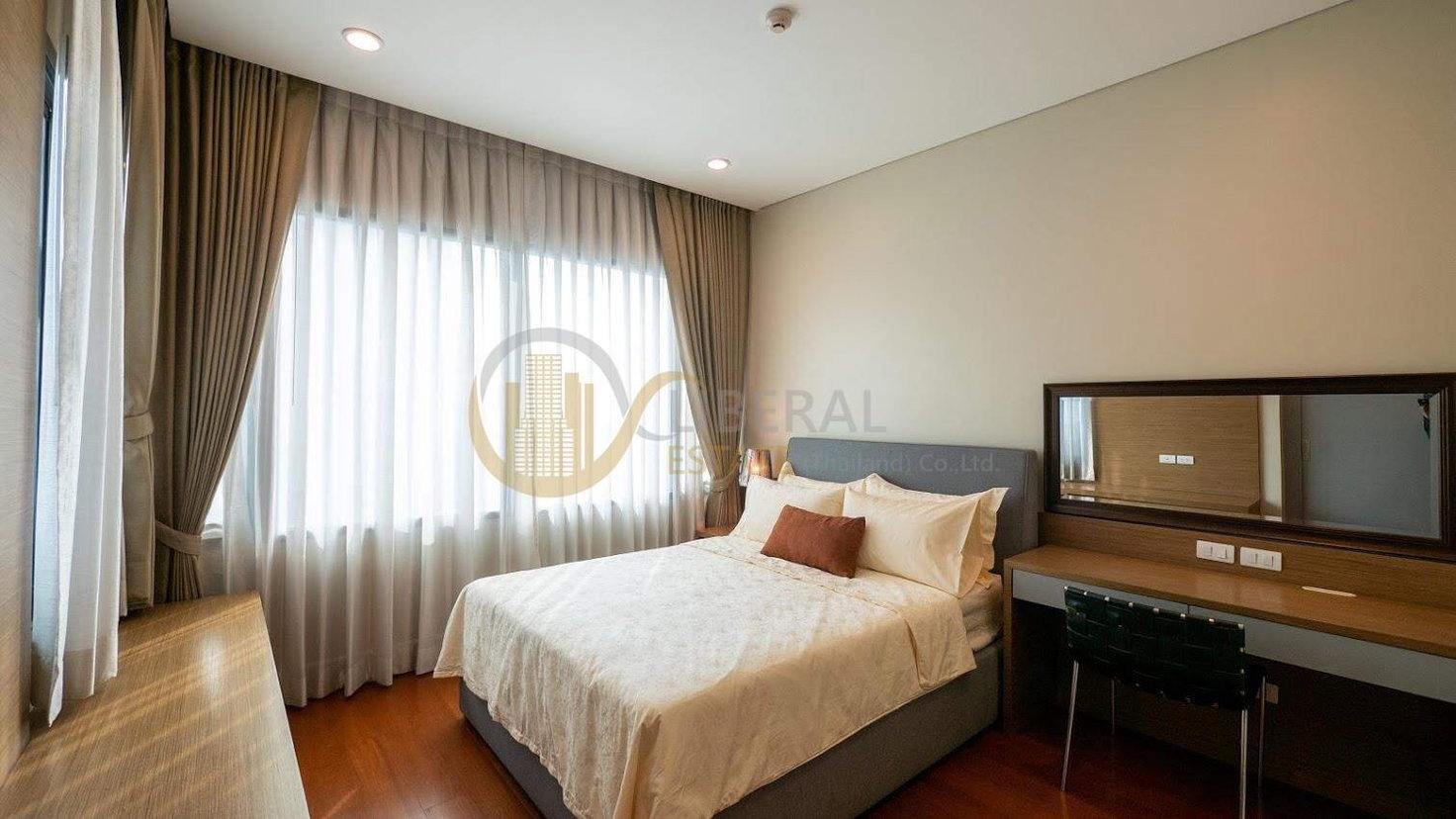 รูป LTH3231 – Bright Sukhumvit 24 FOR RENT 3 beds 3 baths size 188 Sq.M. Nearby BTS Phrom Phong station ONLY 125k/Month - รูปที่ 5/7