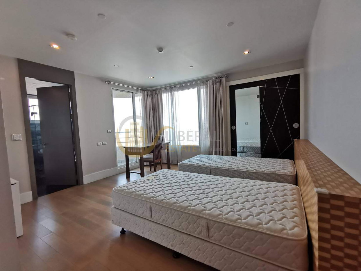 รูป LTH3196 – Ideal 24 FOR RENT 4 beds 4 baths size 326 Sq.M. Nearby BTS Phrom Phong station ONLY 200k/Month - รูปที่ 2/6