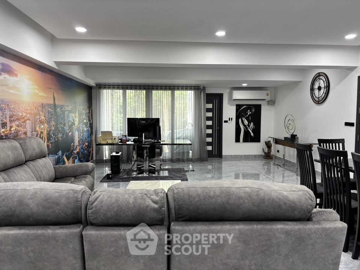 รูป คอนโด 2-ห้องนอน ที่ รวมโชค คอนโดวิว 2 ใกล้ ถนนพระตำหนัก พัทยา (ID 2393509) - รูปที่ 2/7
