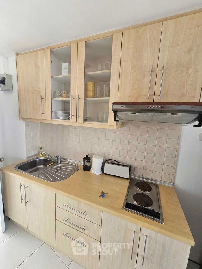 picture Studio Condo at Jamjuree Condo close to Khao Takiab beach (ID 2215249) - 7/13