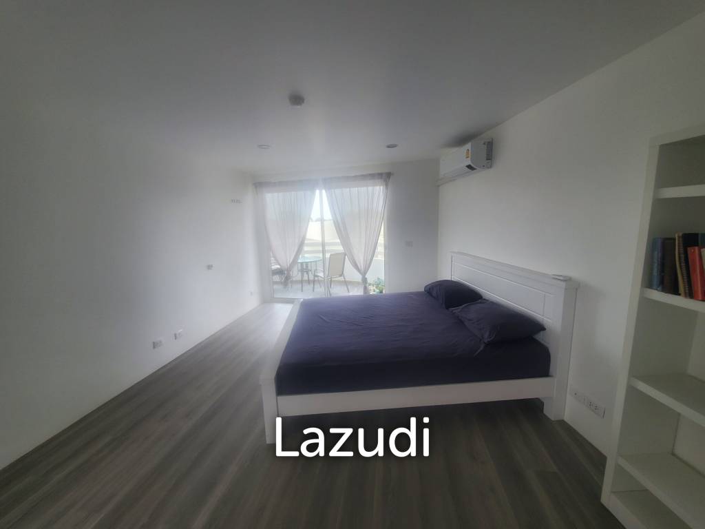 picture Large 1 bed condo - Direct Beach access and Mountain View - 11/16