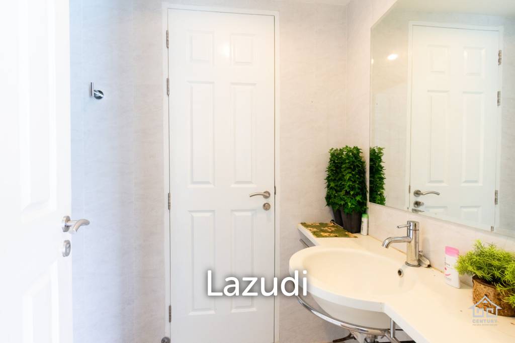 picture BOATHOUSE CONDO : 1 Bed Pool Access condo for sale - 11/24