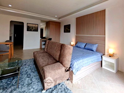 Condos for sale : Studio Condo at View Talay Residence 5 Pratumnak close to Phratamnak (ID 2570155)