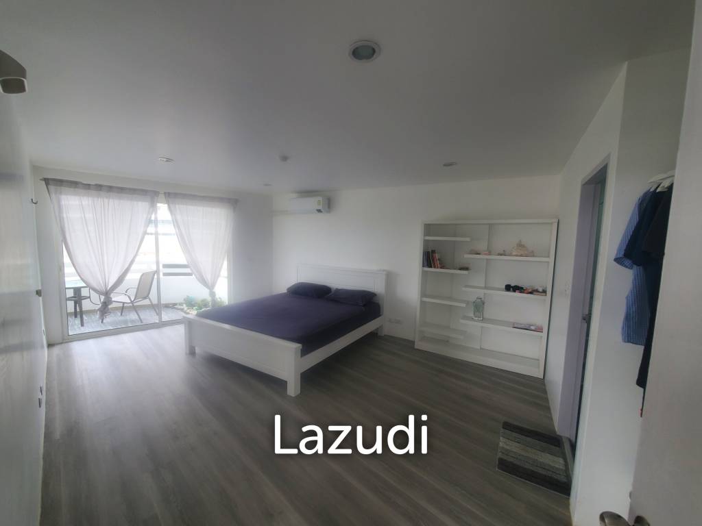 picture Large 1 bed condo - Direct Beach access and Mountain View - 12/16