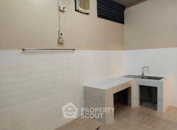 รูป ทาวน์เฮ้าส์ 3-ห้องนอน ใน หนองแขม (ID 2718159) - รูปที่ 7/7