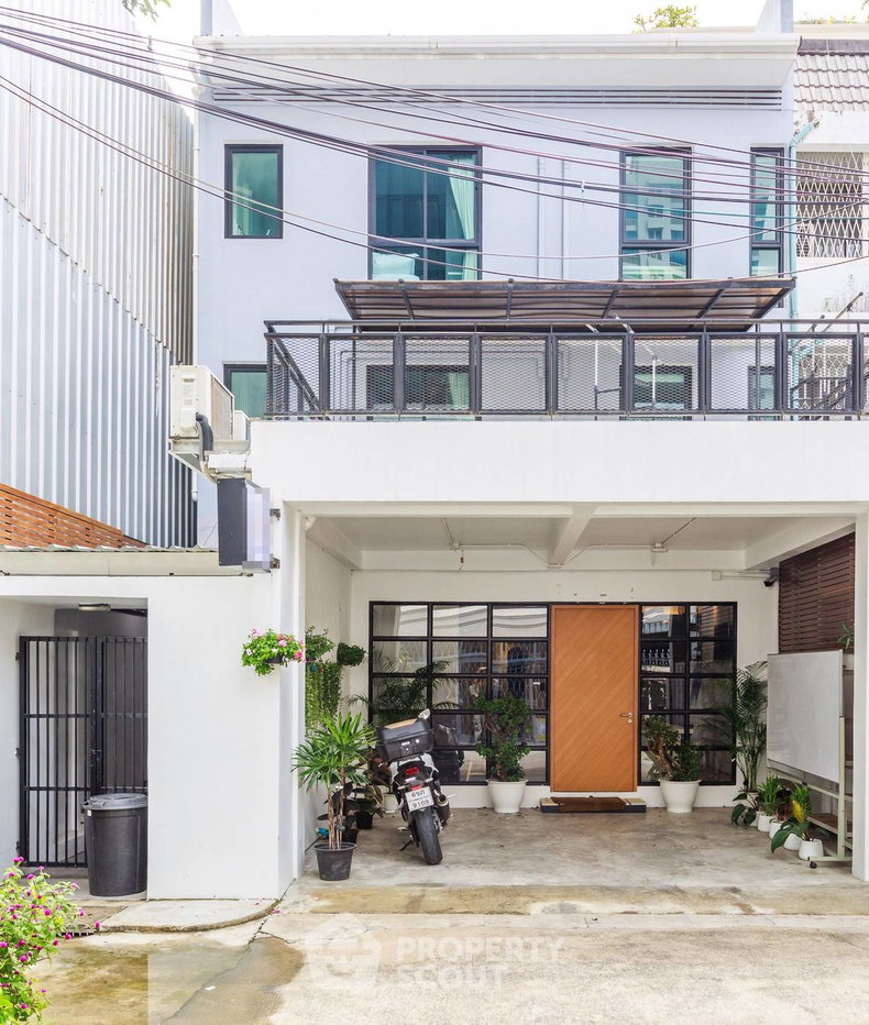 รูป ทาวน์เฮ้าส์ 10-ห้องนอน ใกล้ MRT ลุมพินี (ID 2736101) - รูปที่ 1/22