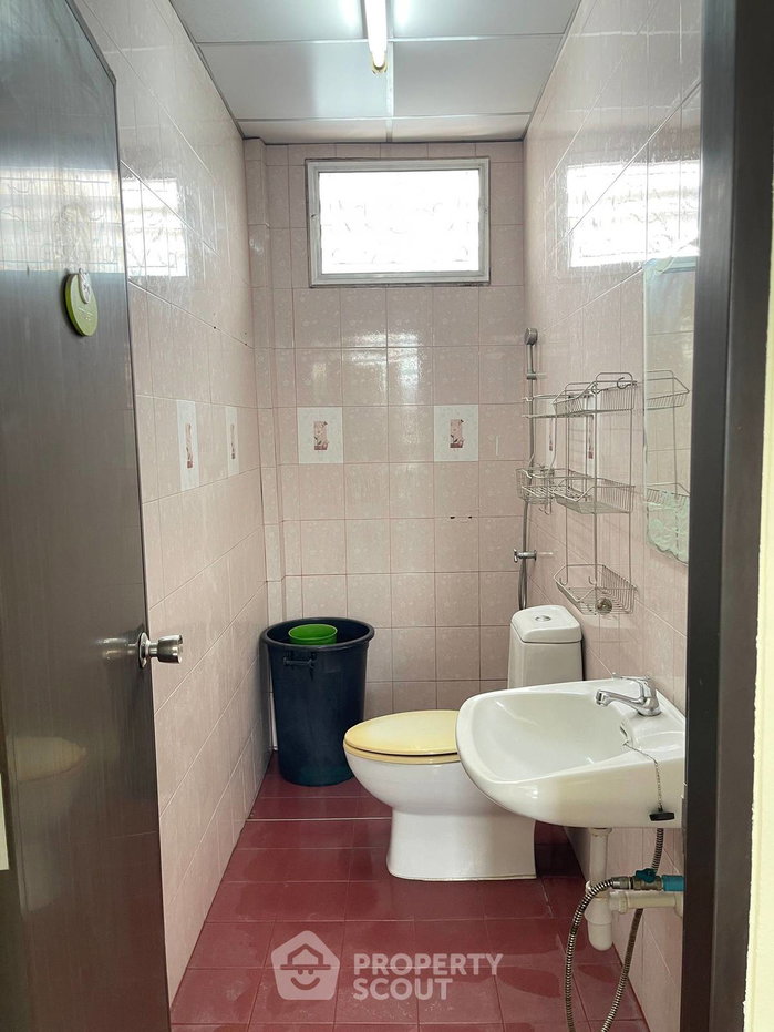รูป บ้าน 3-ห้องนอน ที่ หมู่บ้านอยู่เจริญ ซอยเทิดราชัน 45 ใน สีกัน (ID 2328560) - รูปที่ 21/24