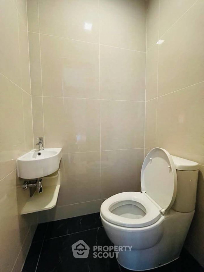picture Studio Condo at Park Origin Phrom Phong near BTS Phrom Phong (ID 2724052) - 9/11