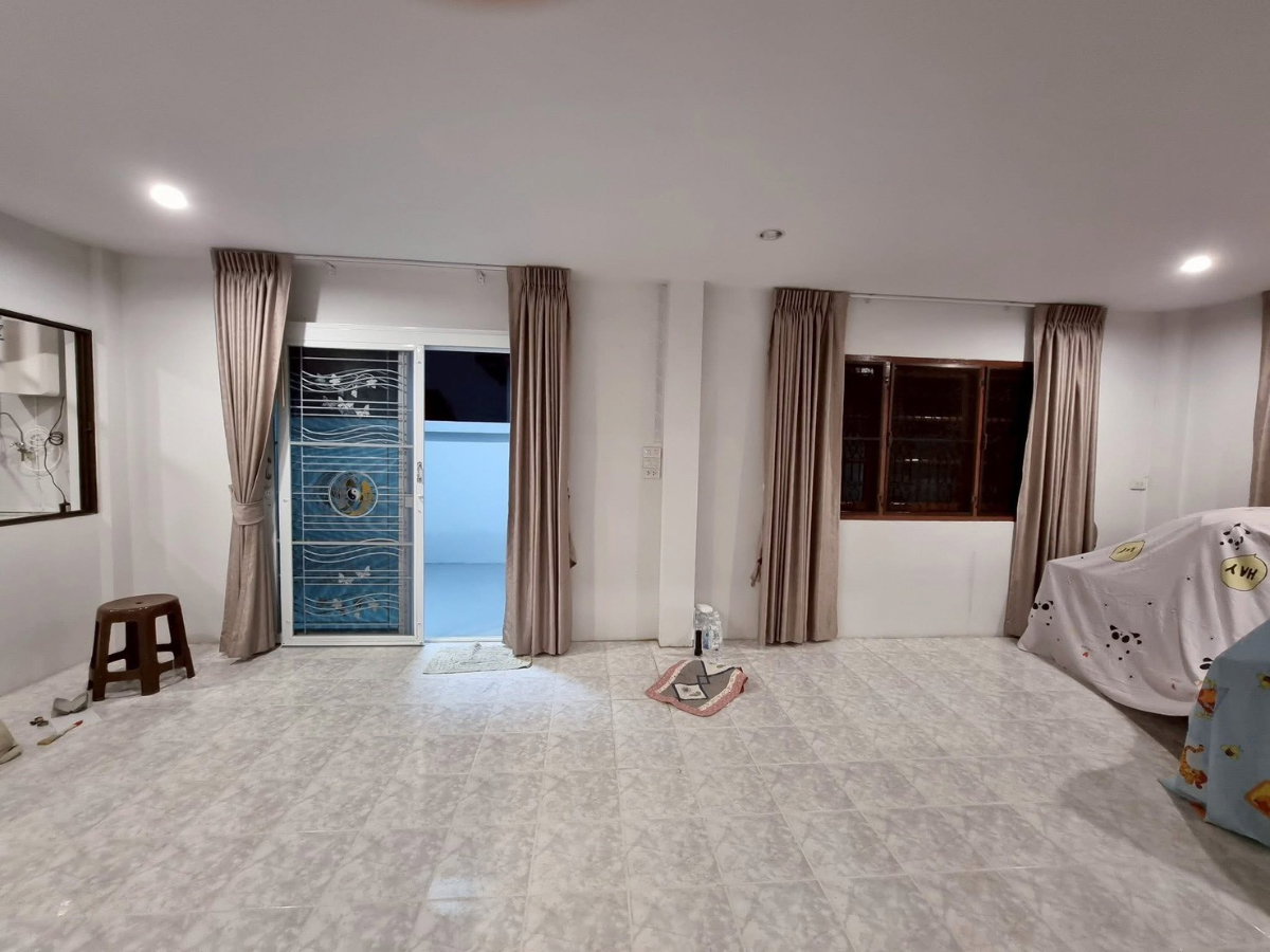 รูป 🏡✨ บ้านเช่าพร้อมอยู่ หทัยราษฎร์ ซอย 3 มีนบุรี 5 ห้องนอน 3 ห้องน้ำ ใกล้รถไฟฟ้า เดินทางสะดวก เหมาะทั้งอยู่อาศัยและจดบริษัท ✨🏡 - รูปที่ 7/13