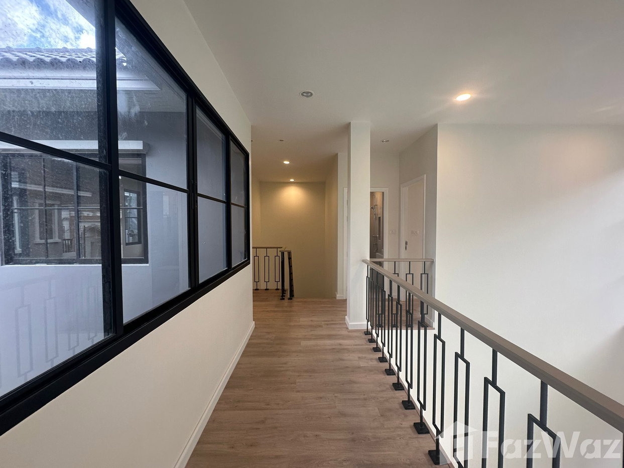 รูป บ้านเดี่ยวให้เช่า 3 ห้องนอน ในโครงการ คราวน์ เอสเตท ดัลลิช โร๊ด 5629576 - รูปที่ 4/24