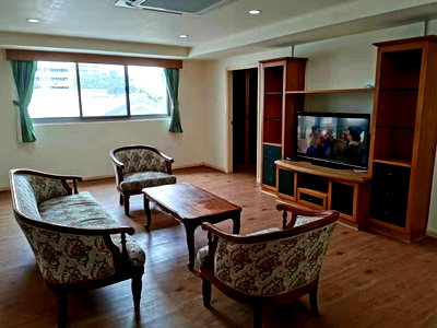 Condos for rent : LTH5404 – Royal Castle FOR RENT 3 beds 3 baths size 160 Sq.M. Nearby BTS Phrom Phong station ONLY 50k/Month