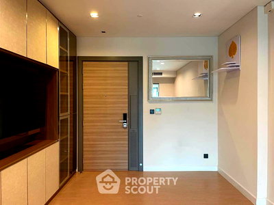 Condos for sale : 1-BR Condo at The Room Charoenkrung 30 near BTS Saphan Taksin (ID 2734461)