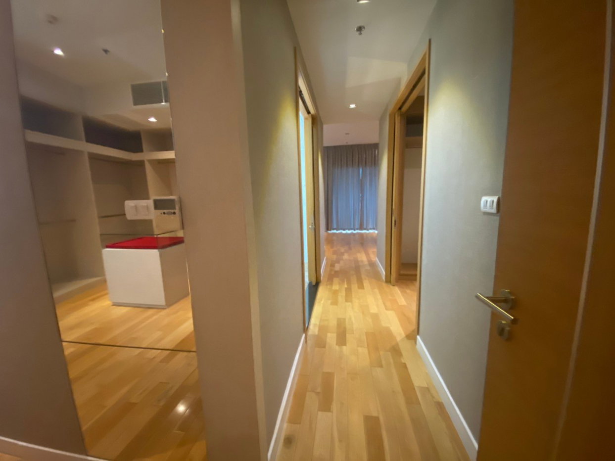 รูป LTH1563 – Millennium Residence FOR SALE size 193 SQ.M. 2 Beds 3 Baths near BTS Asoke Station ONLY 33.9 MB - รูปที่ 5/7